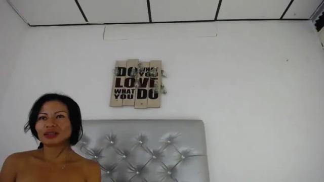 Image 4 of peachy_blossom22 Stream on Chaturbate on 17 months ago