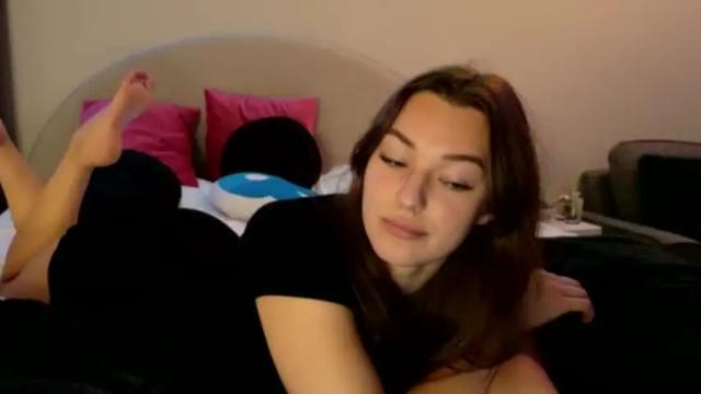 Image 2 of peachyyvirgo Stream on Chaturbate on 22 months ago