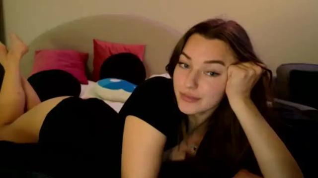 Image 3 of peachyyvirgo Stream on Chaturbate on 22 months ago