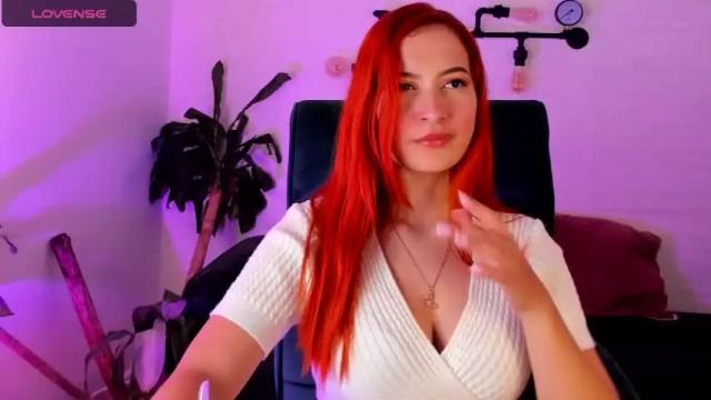 Image 4 of pear_moon Stream on Chaturbate on 15 months ago