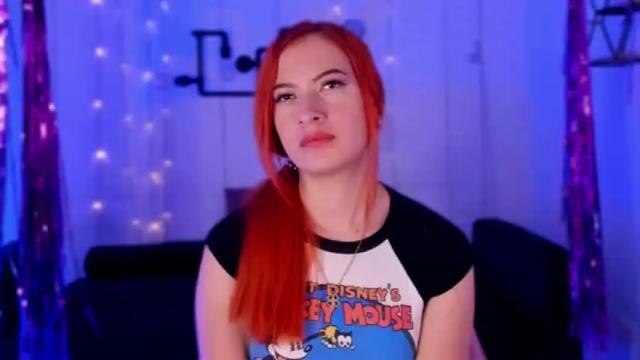 Image 10 of pear_moon Stream on Chaturbate on 13 months ago