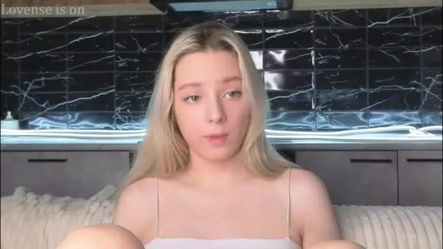 Image 2 of peek_in_my_window Stream on Chaturbate on 26 days ago