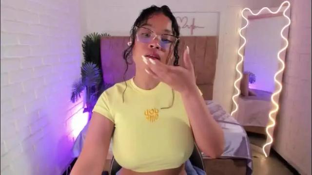 Image 10 of penelope_tay Stream on Chaturbate on 1 month ago