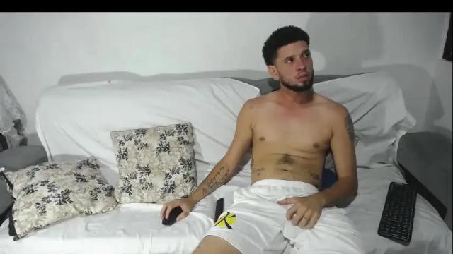 Image 3 of penelopeanddior Stream on Chaturbate on 2 months ago