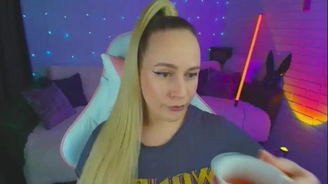 Image 10 of pepper_cat Stream on Chaturbate on 25 days ago