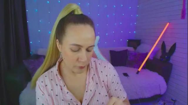 Image 10 of pepper_cat Stream on Chaturbate on 23 days ago