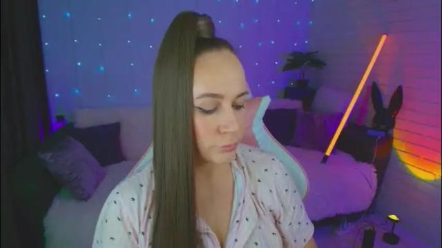 Image 2 of pepper_cat Stream on Chaturbate on 1 month ago