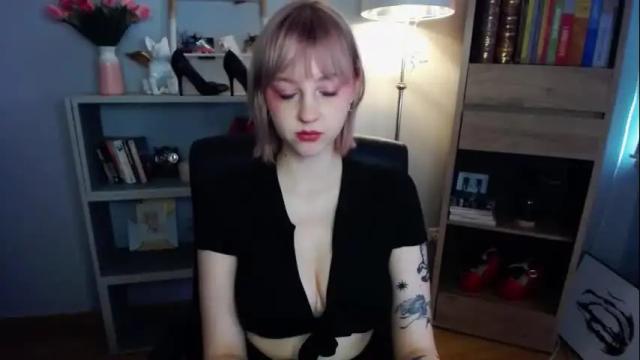 Image 3 of perfect_madeline Stream on Chaturbate on 7 months ago