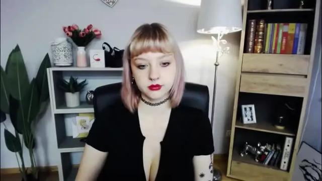 Image 10 of perfect_madeline Stream on Chaturbate on 5 months ago