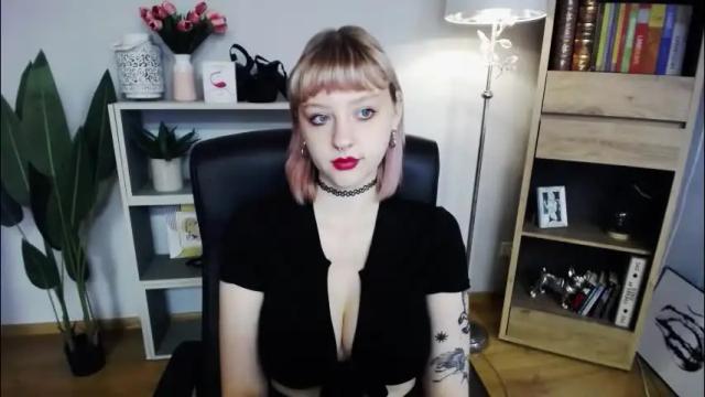Image 4 of perfect_madeline Stream on Chaturbate on 5 months ago