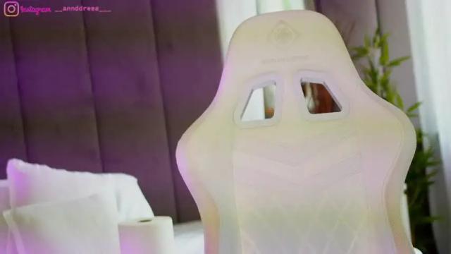 Image 4 of perfectt33n Stream on Chaturbate on 19 days ago