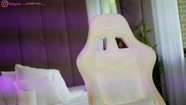Image 3 of perfectt33n Stream on Chaturbate on 17 days ago