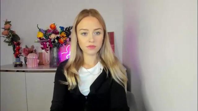 Image 4 of perfectxcindy Stream on Chaturbate on 3 days ago