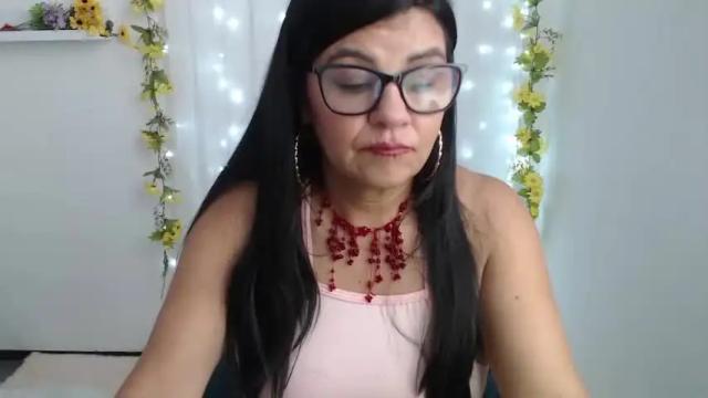 Image 8 of perla9_q Stream on Chaturbate on 15 months ago