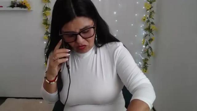 Image 10 of perla9_q Stream on Chaturbate on 15 months ago
