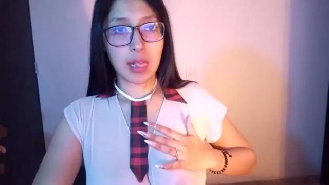Image 6 of perla_brownn Stream on Chaturbate on 18 months ago