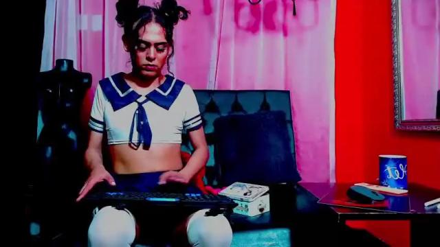 Image 4 of perla_cortes Stream on Chaturbate on 16 months ago