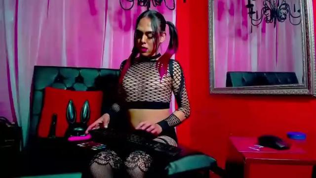 Image 12 of perla_cortes Stream on Chaturbate on 16 months ago