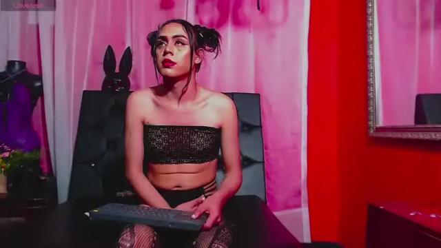Image 12 of perla_cortes Stream on Chaturbate on 16 months ago