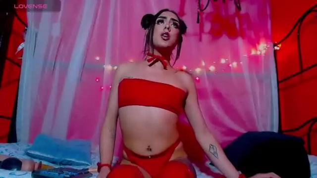 Image 3 of perla_cortes Stream on Chaturbate on 15 months ago