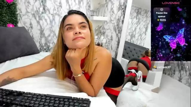 Image 3 of perla_thompson1 Stream on Chaturbate on 7 days ago