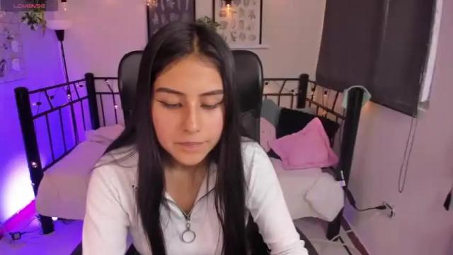 Image 6 of perlaa_03 Stream on Chaturbate on 13 months ago