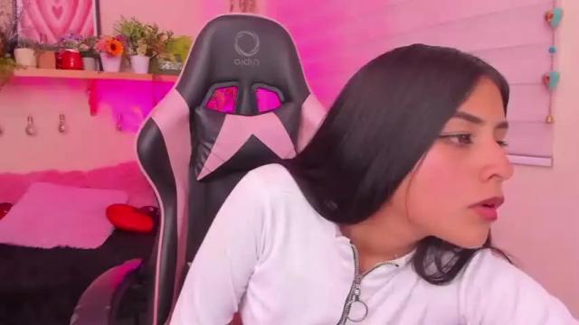 Image 3 of perlaa_03 Stream on Chaturbate on 13 months ago
