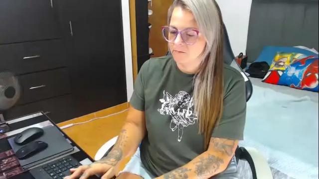 Image 2 of perlagoloza05 Stream on Chaturbate on 16 days ago