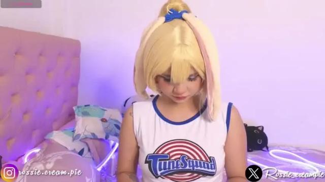 Image 7 of petit_rosseowo Stream on Chaturbate on 13 months ago