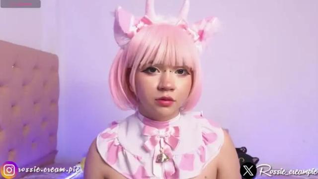 Image 12 of petit_rosseowo Stream on Chaturbate on 13 months ago