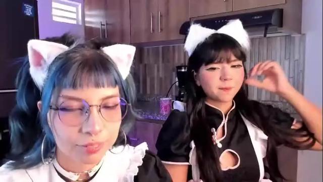 Image 2 of petit_rosseowo Stream on Chaturbate on 27 days ago
