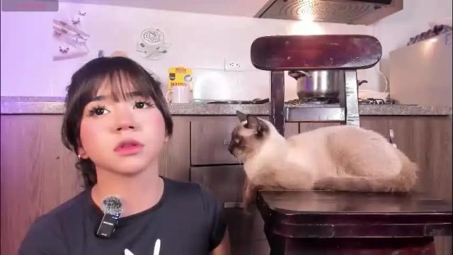 Image 7 of petit_rosseowo Stream on Chaturbate on 2 months ago