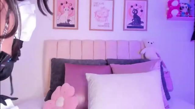 Image 2 of petit_rosseowo Stream on Chaturbate on 1 month ago