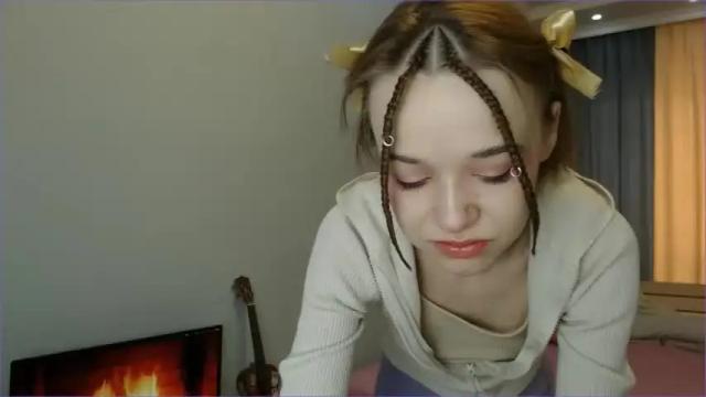 Image 4 of petitbelle Stream on Chaturbate on 20 months ago