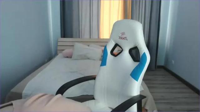 Thumbnail 1, petitbelle's Stream at Chaturbate, 18 months ago