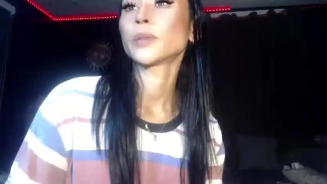 Image 8 of petitdoryluz_69 Stream on Chaturbate on 14 months ago
