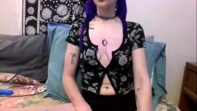 Image 11 of petite_emeri Stream on Chaturbate on 18 days ago
