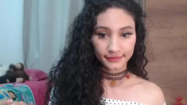 Image 4 of petite_kurly_qt Stream on Chaturbate on 21 months ago