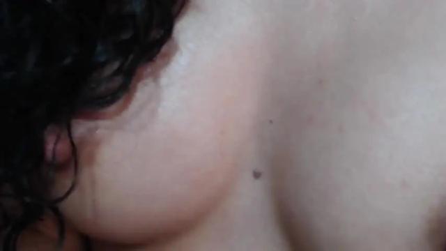 Image 8 of petite_kurly_qt Stream on Chaturbate on 17 months ago