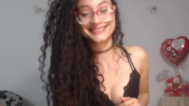 Image 8 of petite_kurly_qt Stream on Chaturbate on 17 months ago