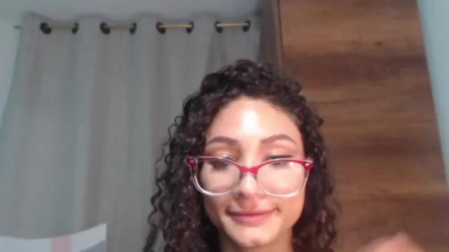 Image 3 of petite_kurly_qt Stream on Chaturbate on 14 months ago