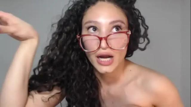 Image 12 of petite_kurly_qt Stream on Chaturbate on 16 days ago
