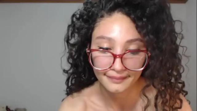 Image 8 of petite_kurly_qt Stream on Chaturbate on 16 days ago