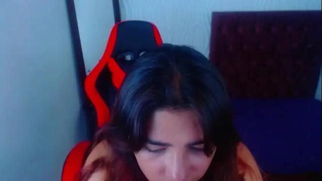 Image 4 of petite_lucy18 Stream on Chaturbate on 2 months ago