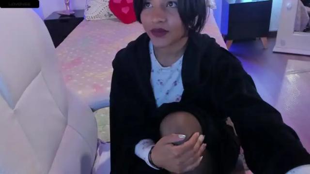 Image 2 of petite_molly_ Stream on Chaturbate on 20 months ago