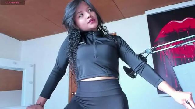 Image 3 of petite_molly_ Stream on Chaturbate on 19 months ago