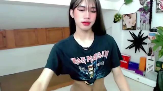 Image 4 of petite_sexycum Stream on Chaturbate on 15 months ago