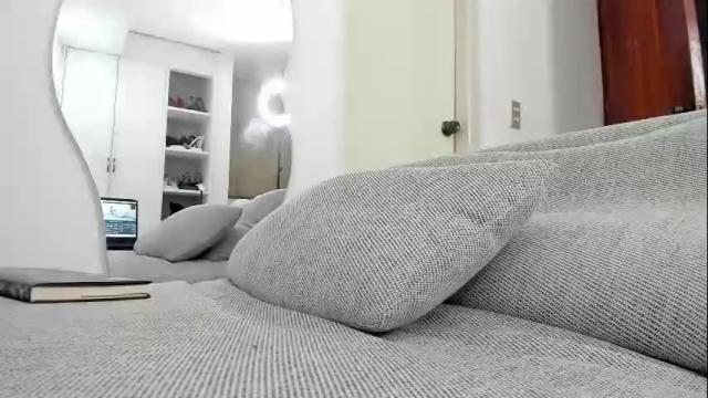 Image 10 of petitealejats Stream on Chaturbate on 17 days ago
