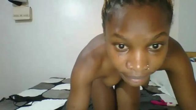 Image 10 of petitebabe_1 Stream on Chaturbate on 24 months ago