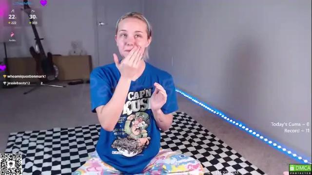 Image 6 of petitebrat Stream on Chaturbate on 1 month ago